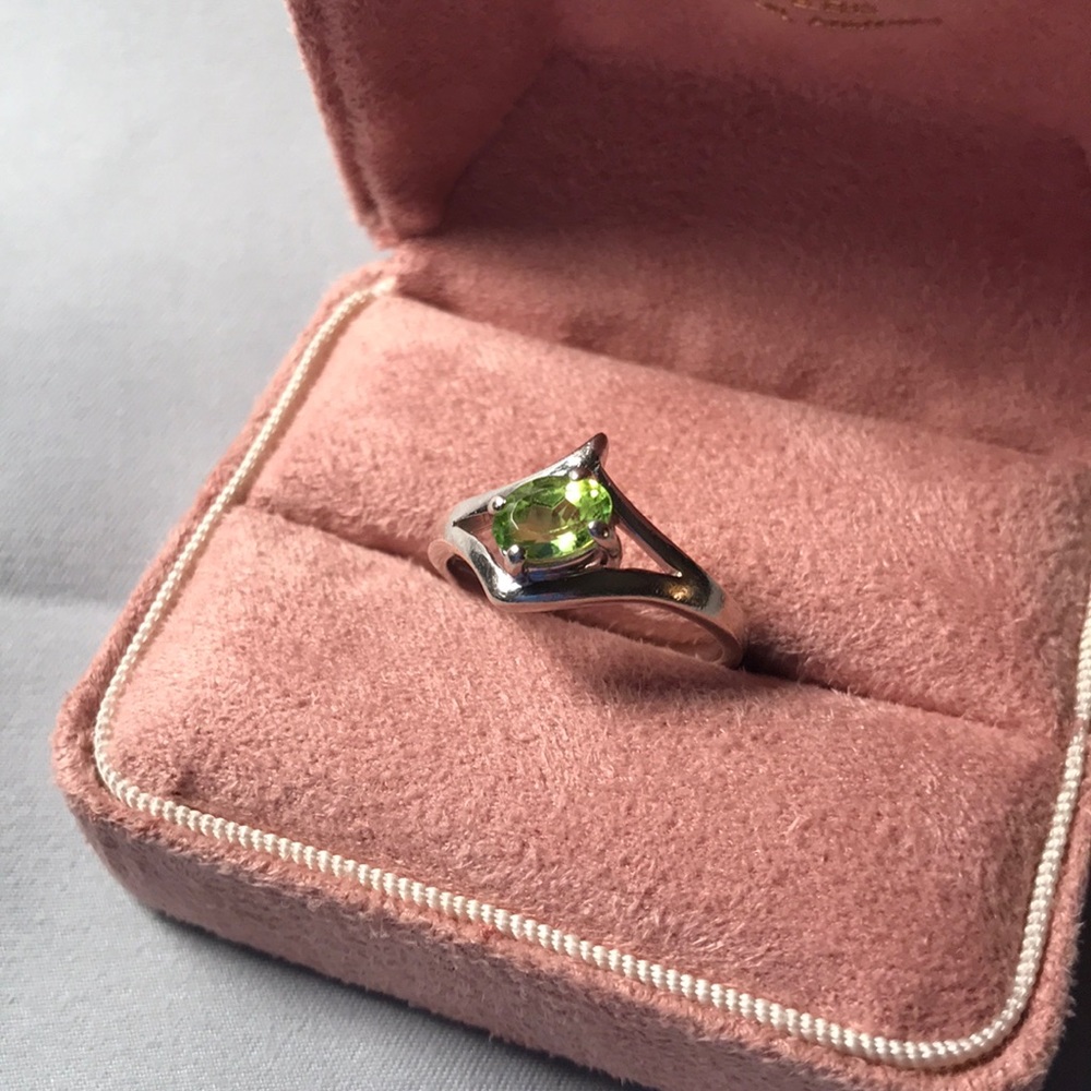 Silver Ring w/ Peridot stone